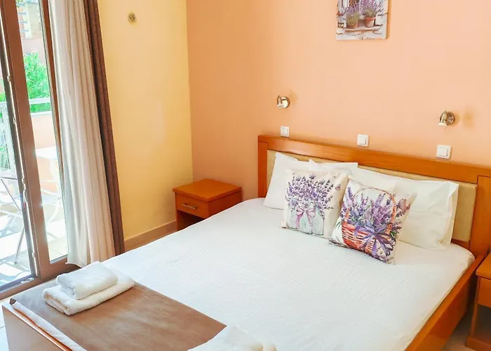 Lavender Aparthotel 3*